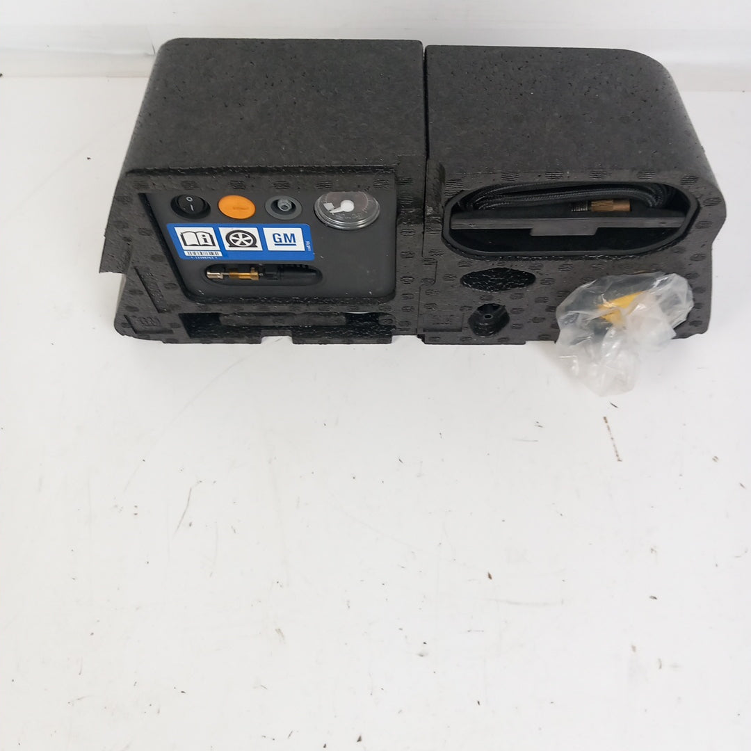 Кутия за инструменти комплект компресор за гуми Opel Meriva B