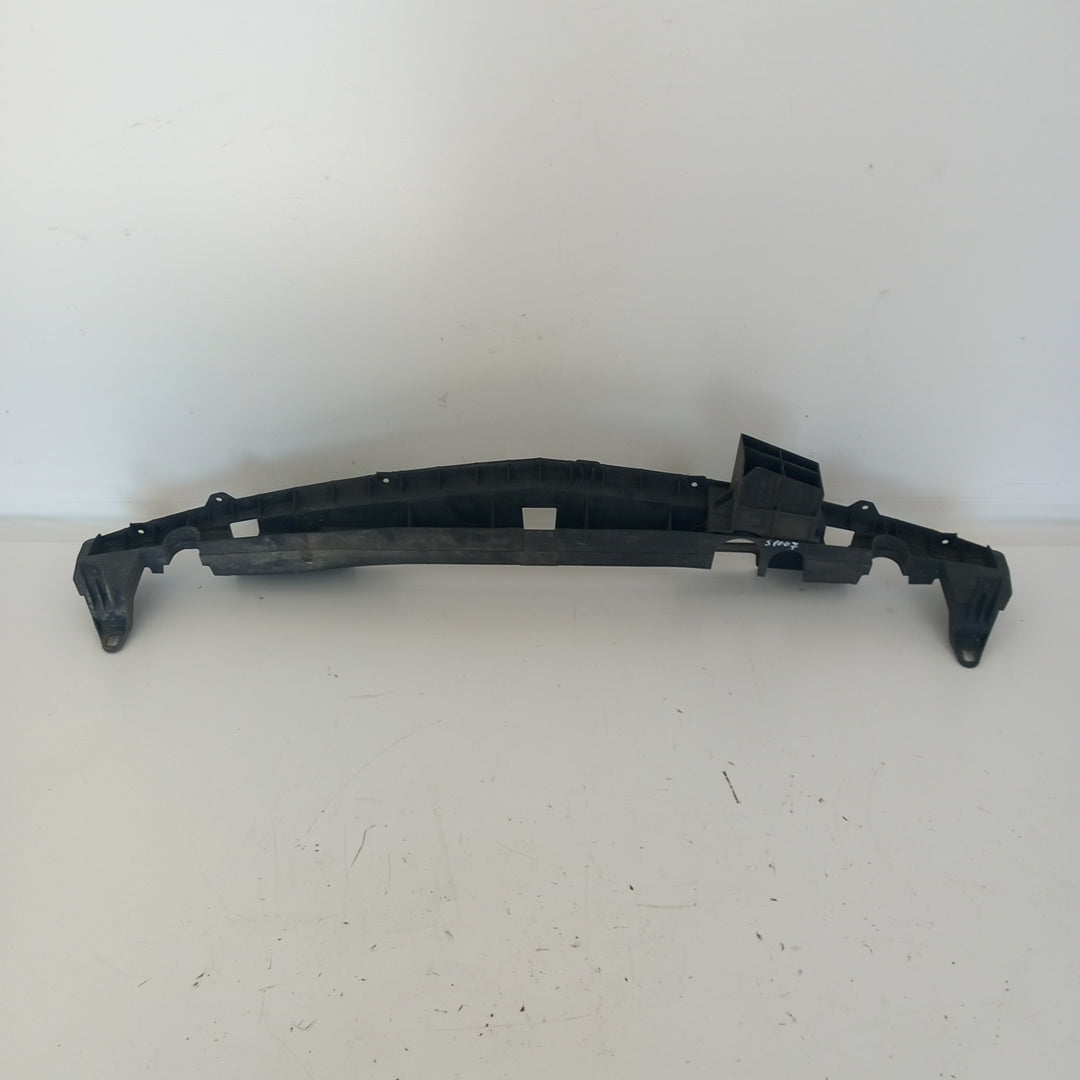 Държач броня преден среден Opel Meriva B