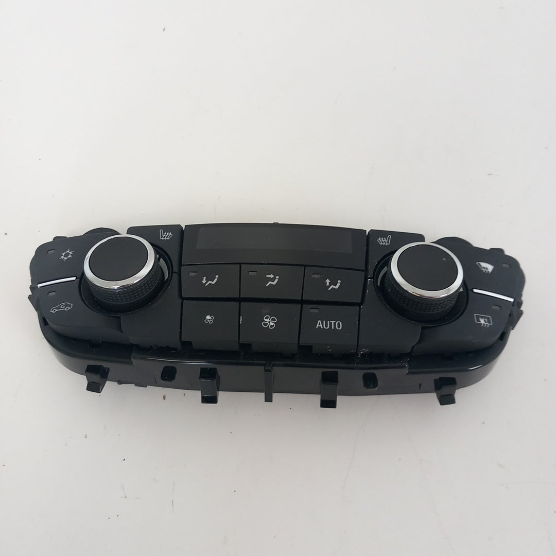 Блок управление AK климатроник подгрев седалки Opel Insignia A