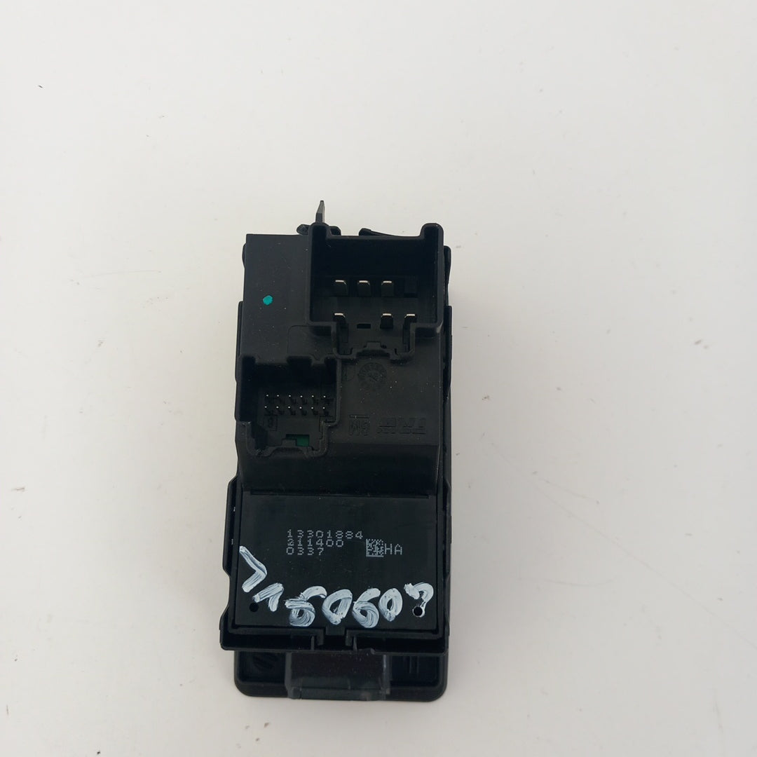 Бутон копче за ел. стъкло предна лява врата Opel Insignia A