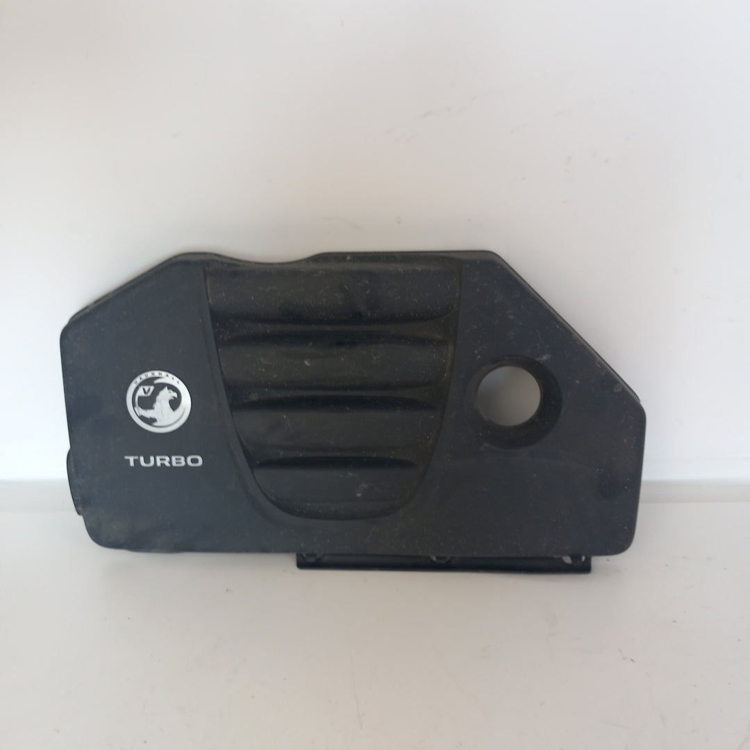 Капак двигател Opel Insignia A 2,0 Turbo