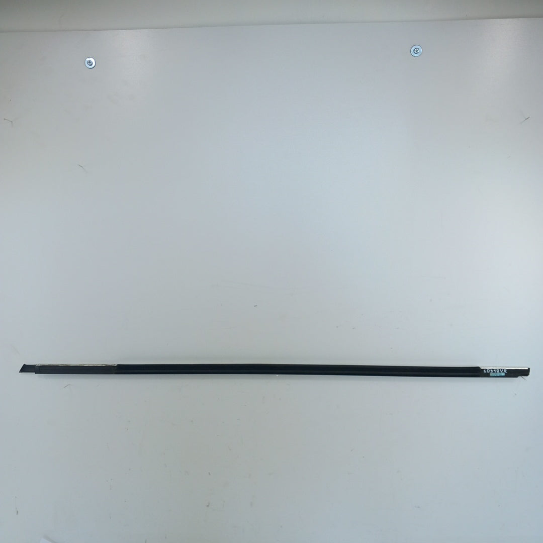 Лайсна стъкло предна дясна врата външна страна Opel Insignia A Facelift