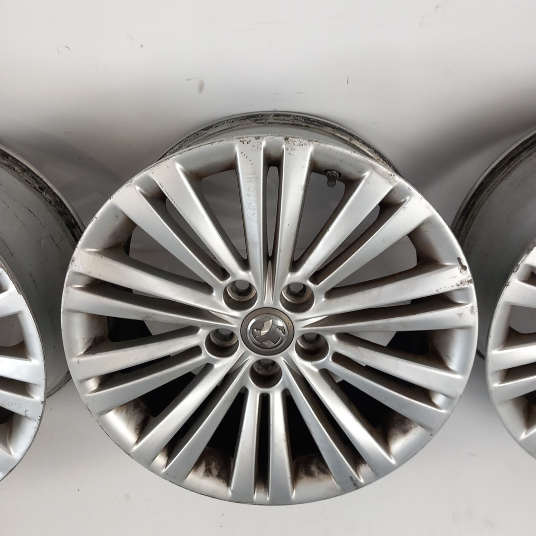 Комплект 18" цола алуминиеви джанти с датчици 18x8J IS42 5x120 Opel Insignia A