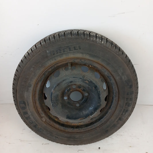 Стоманена джанта 14" цола 5,5J x 14H2 ET49 4x100 лятна гума Pirelli P3000 175/70/R14 84T Opel Corsa D