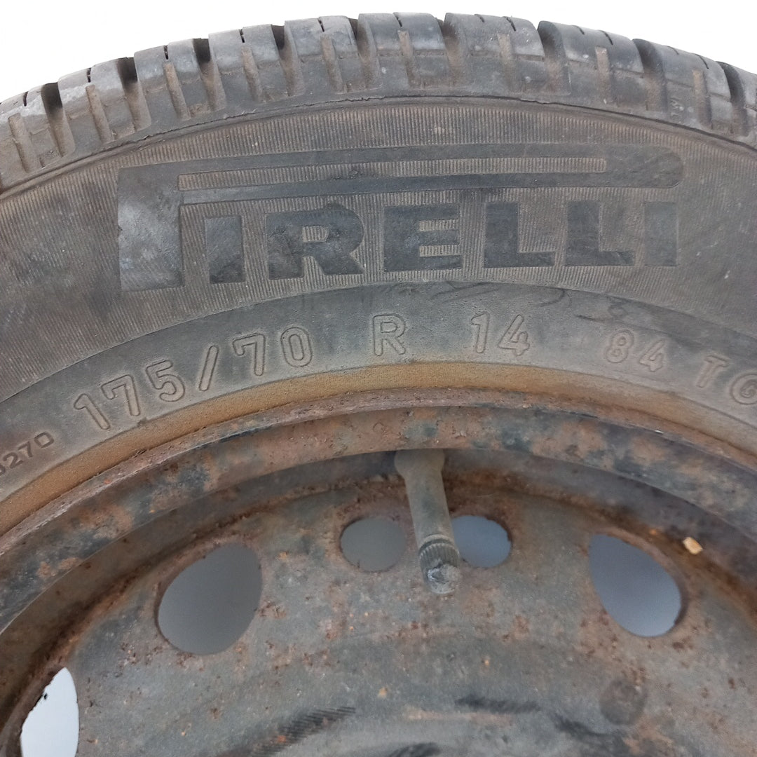 Стоманена джанта 14" цола 5,5J x 14H2 ET49 4x100 лятна гума Pirelli P3000 175/70/R14 84T Opel Corsa D