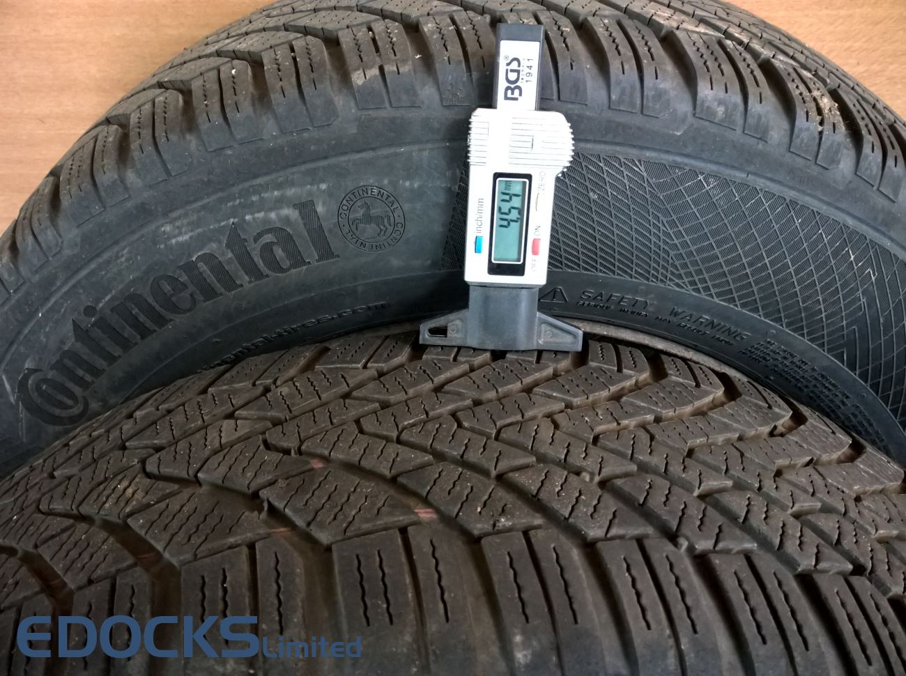 Комплект 4х зимни гуми 14" цола 185/70 R14 88T стоманени джанти ET39 Adam Corsa D Opel